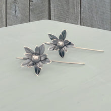 Load image into Gallery viewer, Australian Christmas Flower Earrings
