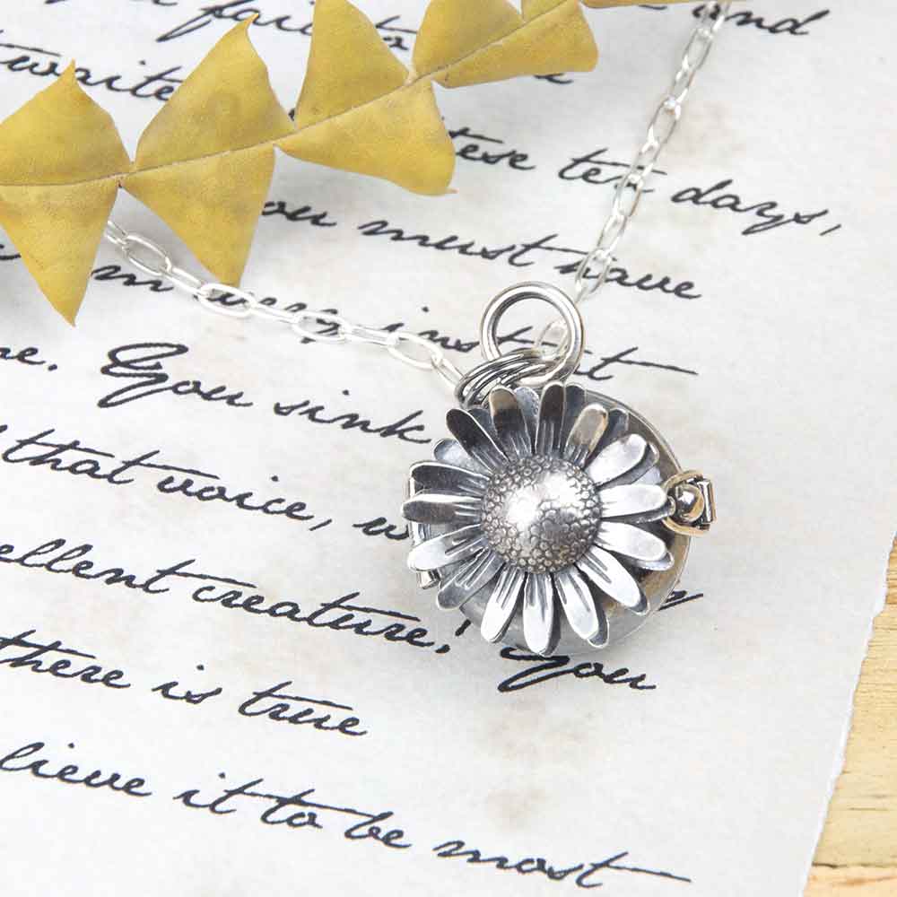 Daisy Days Keepsake Locket